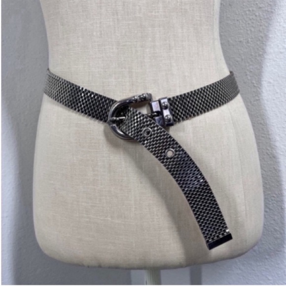 Vintage Silver metal honeycomb belt
▪️Size 34” x 1”
Like New - Picture 1 of 3